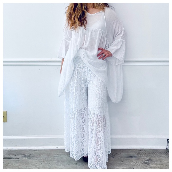 Made in Italy Gorgeous White Lace wide leg pants - Picture 7 of 7